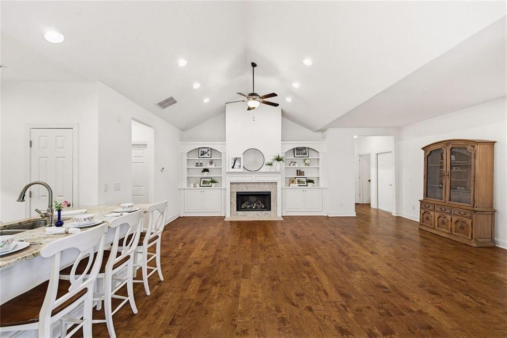 6014 Brookhaven Circle