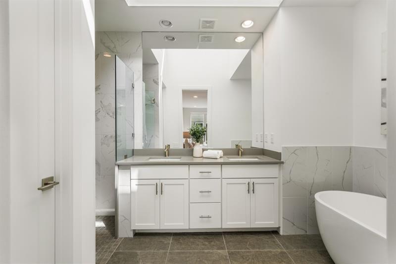 241 Maynard Terrace SE 17