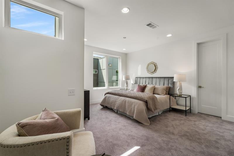 241 Maynard Terrace SE 17