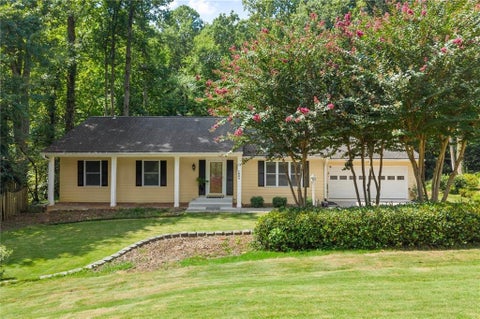 Homes For Sale - 1857 Meadowood Drive<br/> Marietta, GA 30062