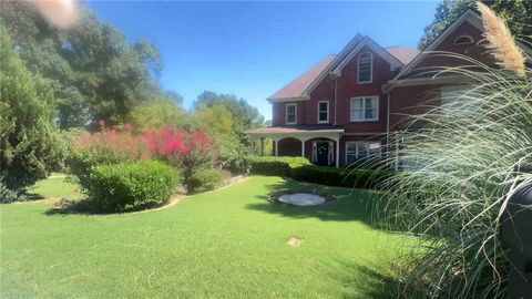 Homes For Sale - 1340 Eryn Circle<br/> Suwanee, GA 30024