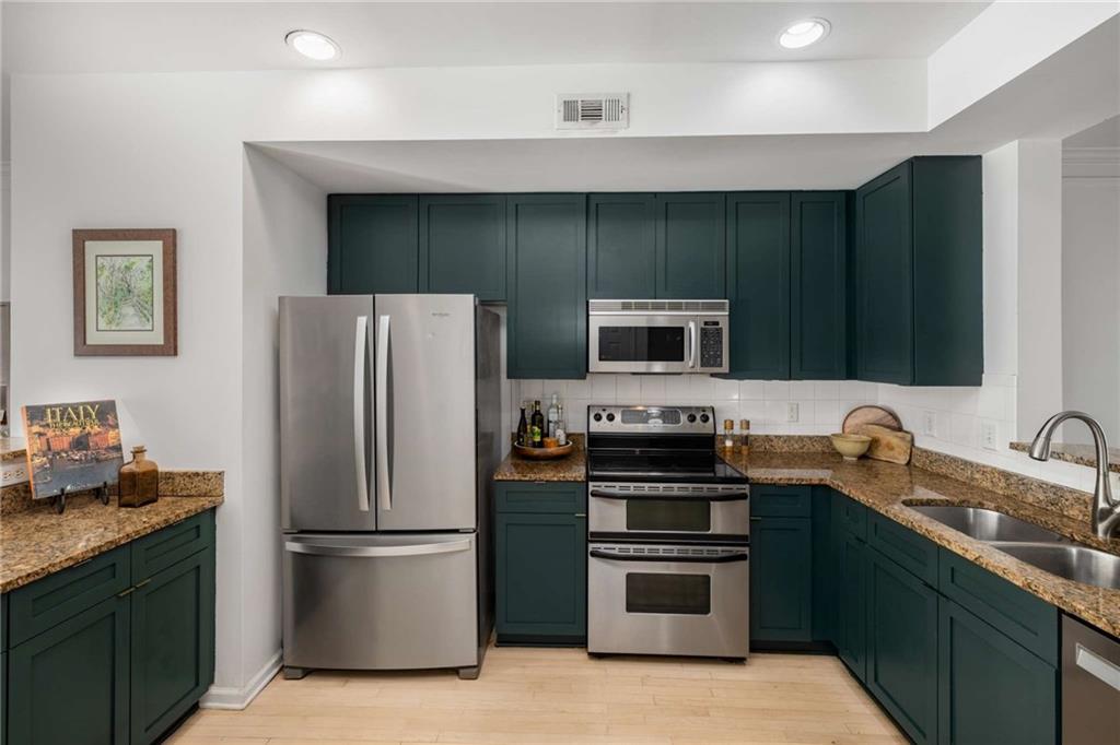 951 Glenwood Avenue SE 1805