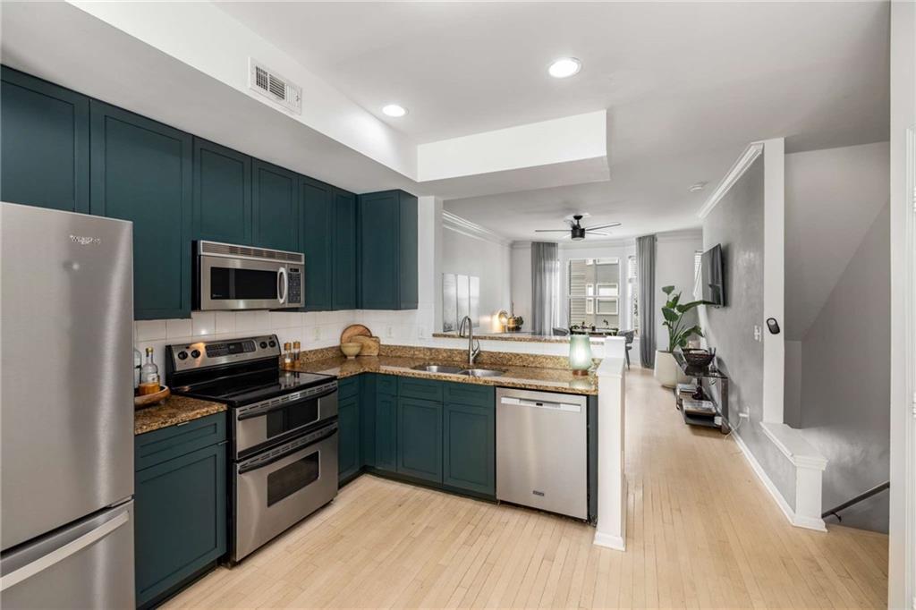 951 Glenwood Avenue SE 1805