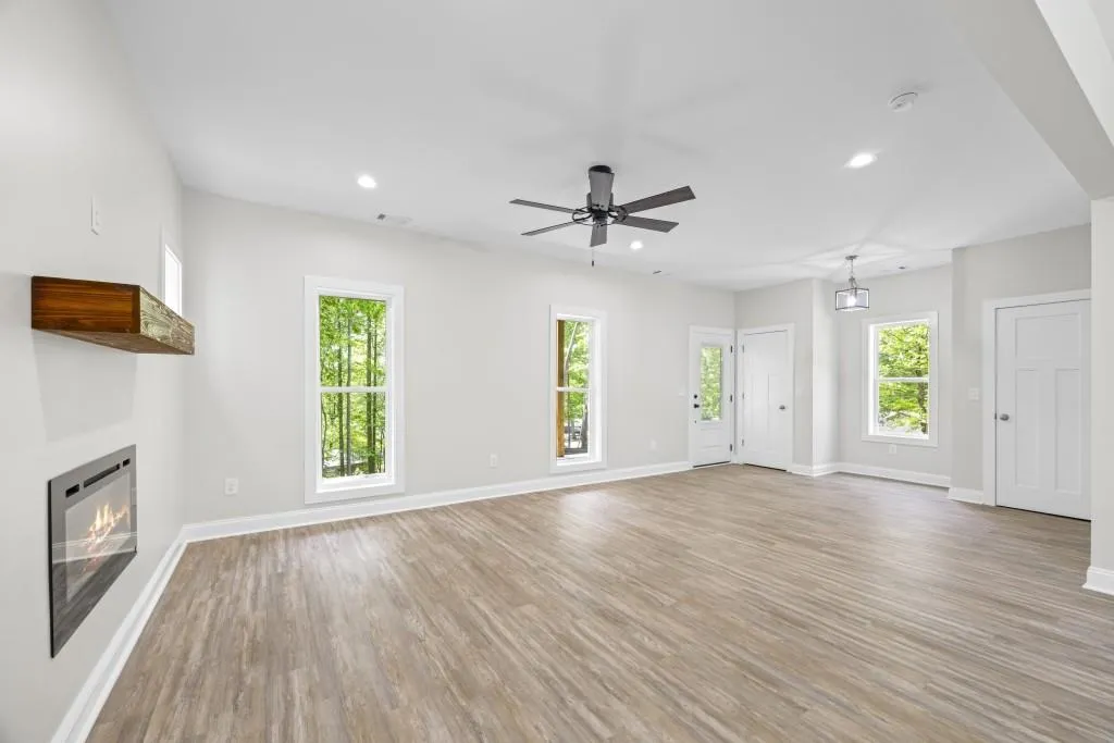 Lavonia, Georgia 30553, United States, 3 Bedrooms Bedrooms, ,3 BathroomsBathrooms,Residential,Active,145130