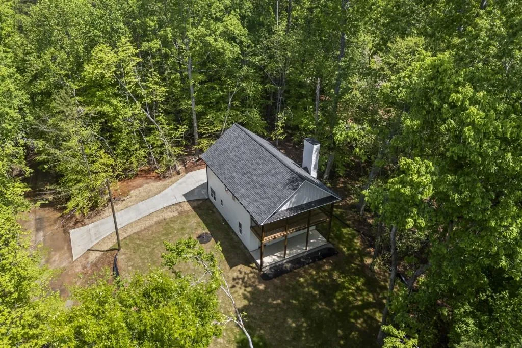 Lavonia, Georgia 30553, United States, 3 Bedrooms Bedrooms, ,3 BathroomsBathrooms,Residential,Active,145130