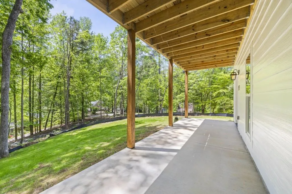 Lavonia, Georgia 30553, United States, 3 Bedrooms Bedrooms, ,3 BathroomsBathrooms,Residential,Active,145130