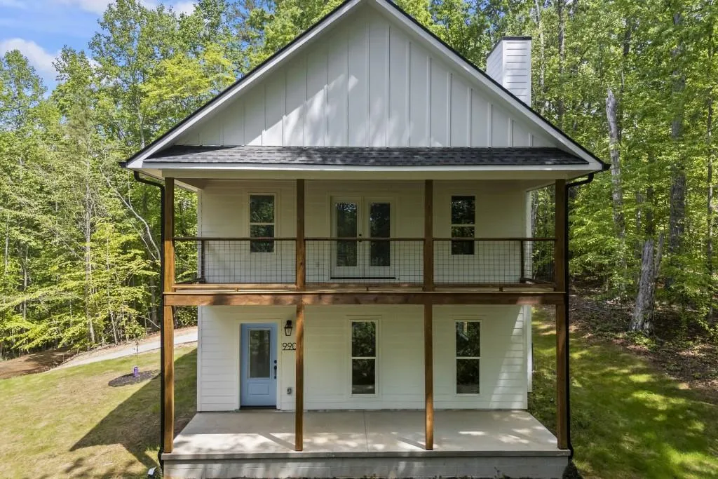 Lavonia, Georgia 30553, United States, 3 Bedrooms Bedrooms, ,3 BathroomsBathrooms,Residential,Active,145130