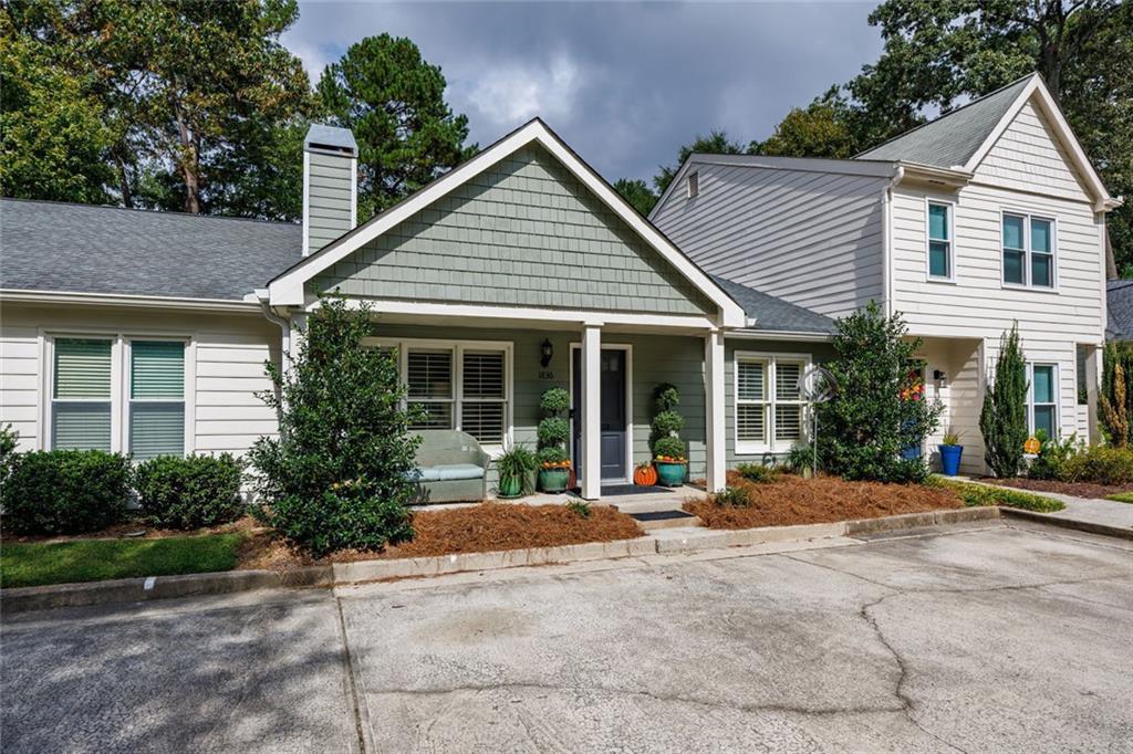 1836 S Garden Court NE