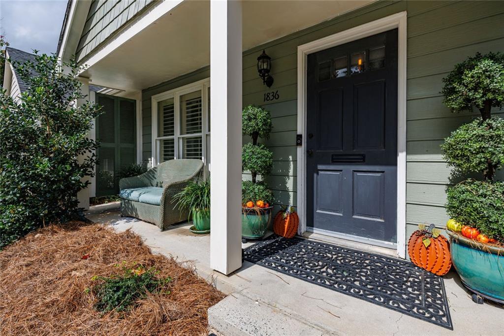 1836 S Garden Court NE