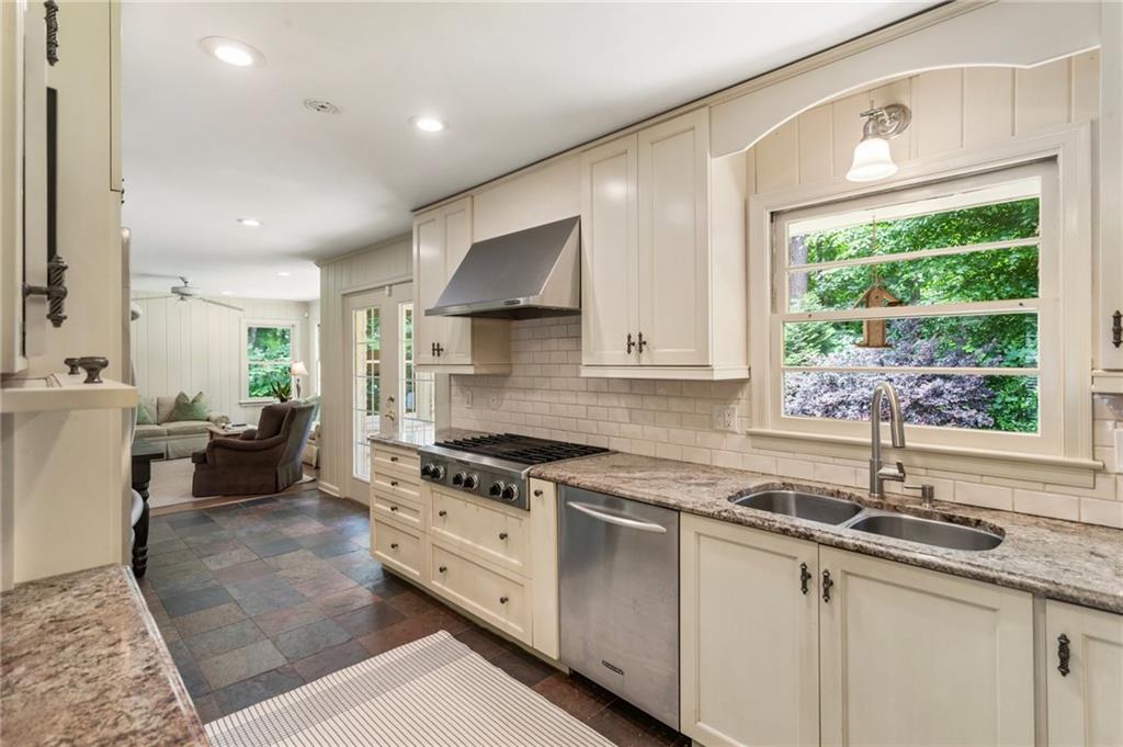 3042 Argonne Drive