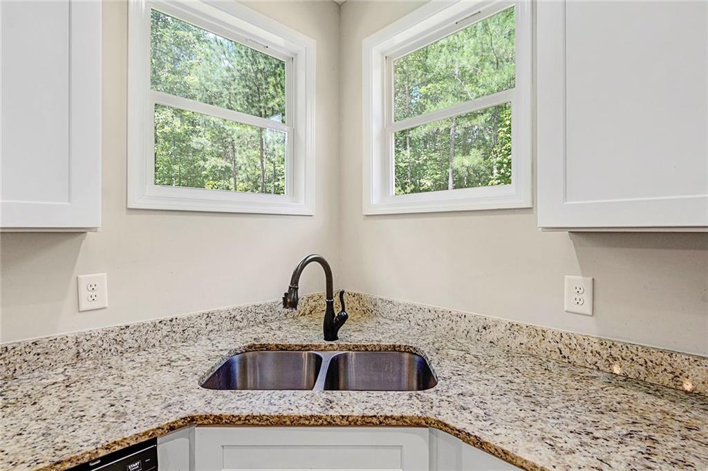 305 Old Oak Drive, Forsyth, Georgia image 13