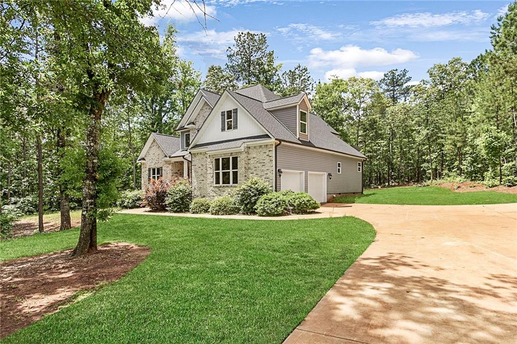 305 Old Oak Drive