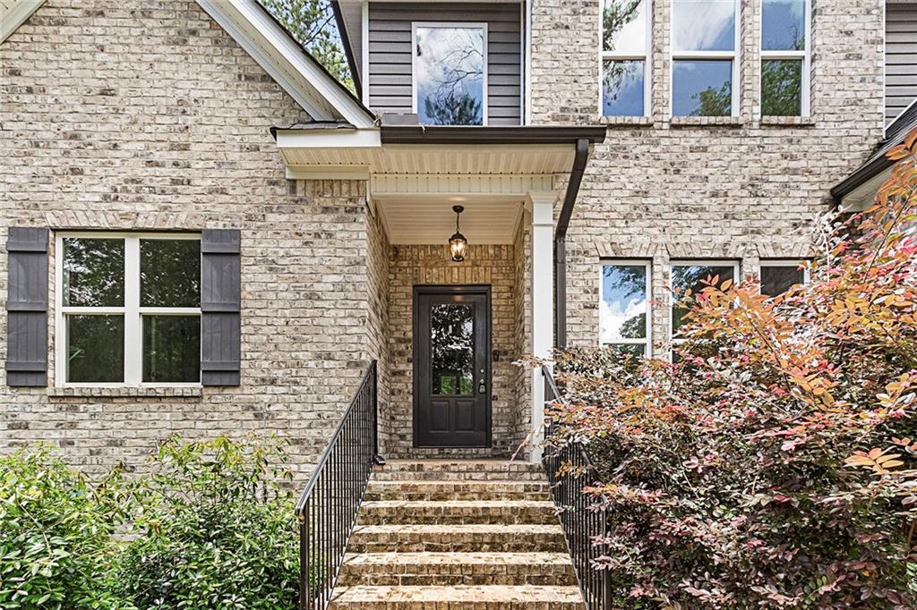 305 Old Oak Drive