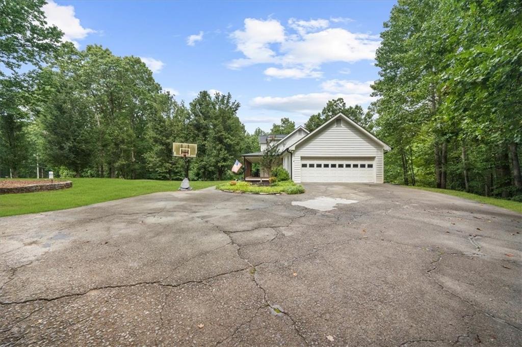 1557 HWY 136 E