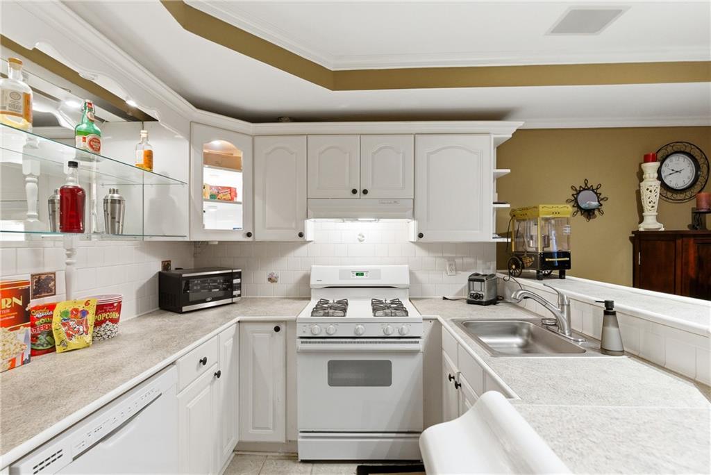 PROVIDENCE LAKE - Residential