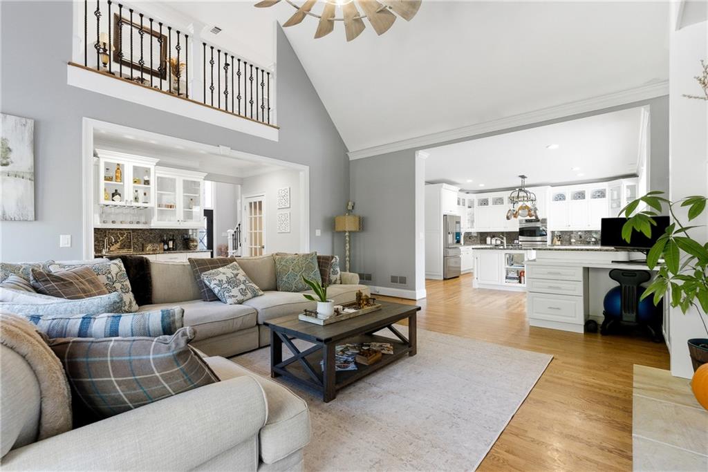 PROVIDENCE LAKE - Residential