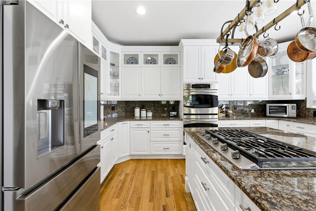 PROVIDENCE LAKE - Residential