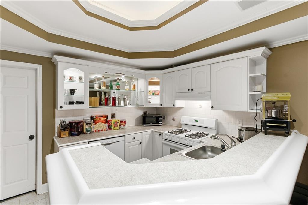 PROVIDENCE LAKE - Residential