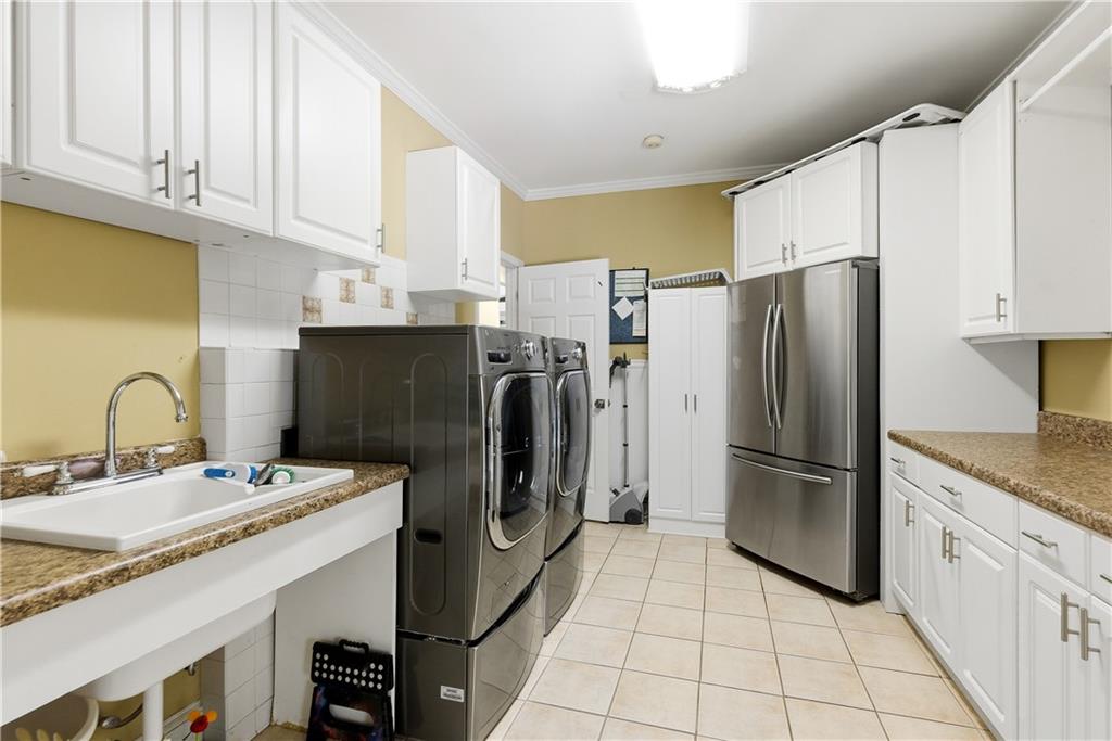 PROVIDENCE LAKE - Residential