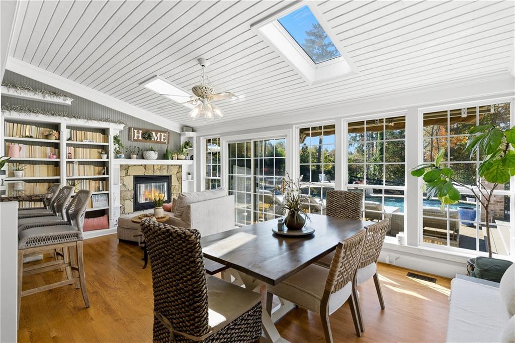 PROVIDENCE LAKE - Residential