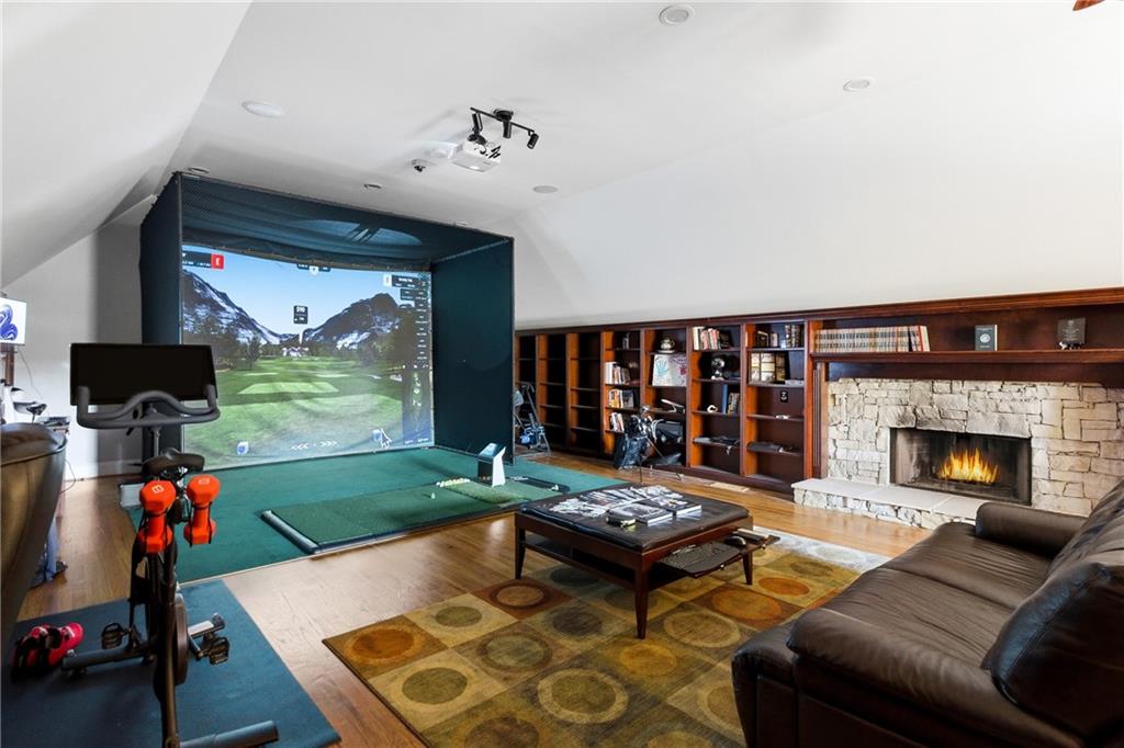 PROVIDENCE LAKE - Residential