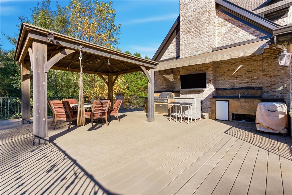 PROVIDENCE LAKE - Residential