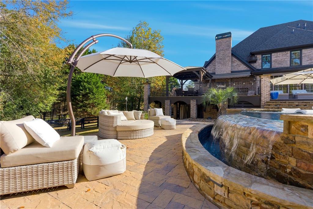 PROVIDENCE LAKE - Residential