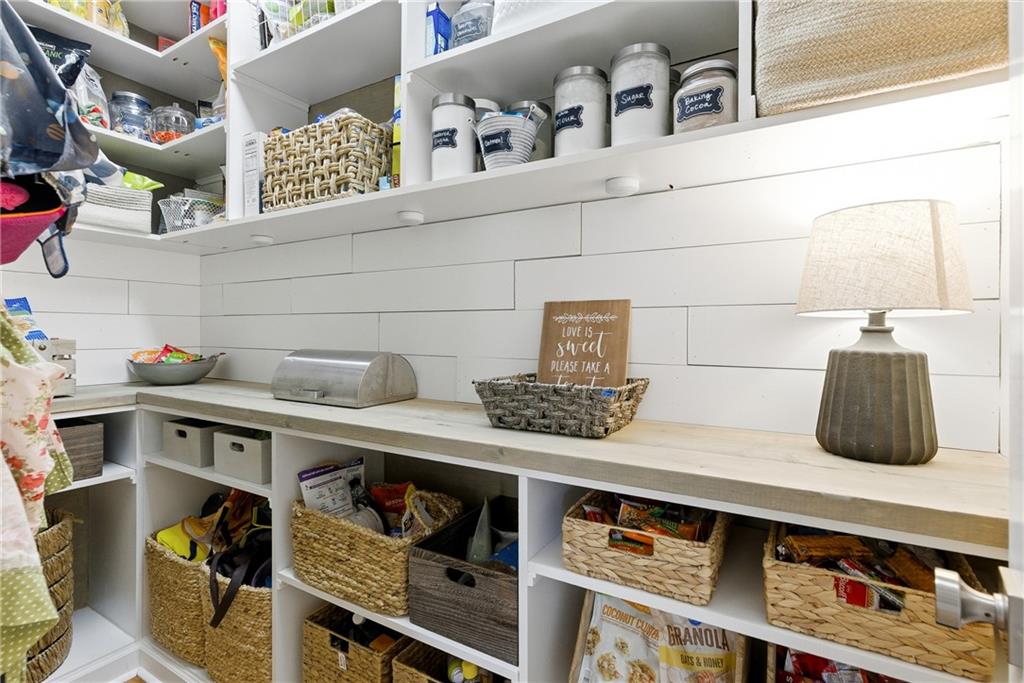 PROVIDENCE LAKE - Residential