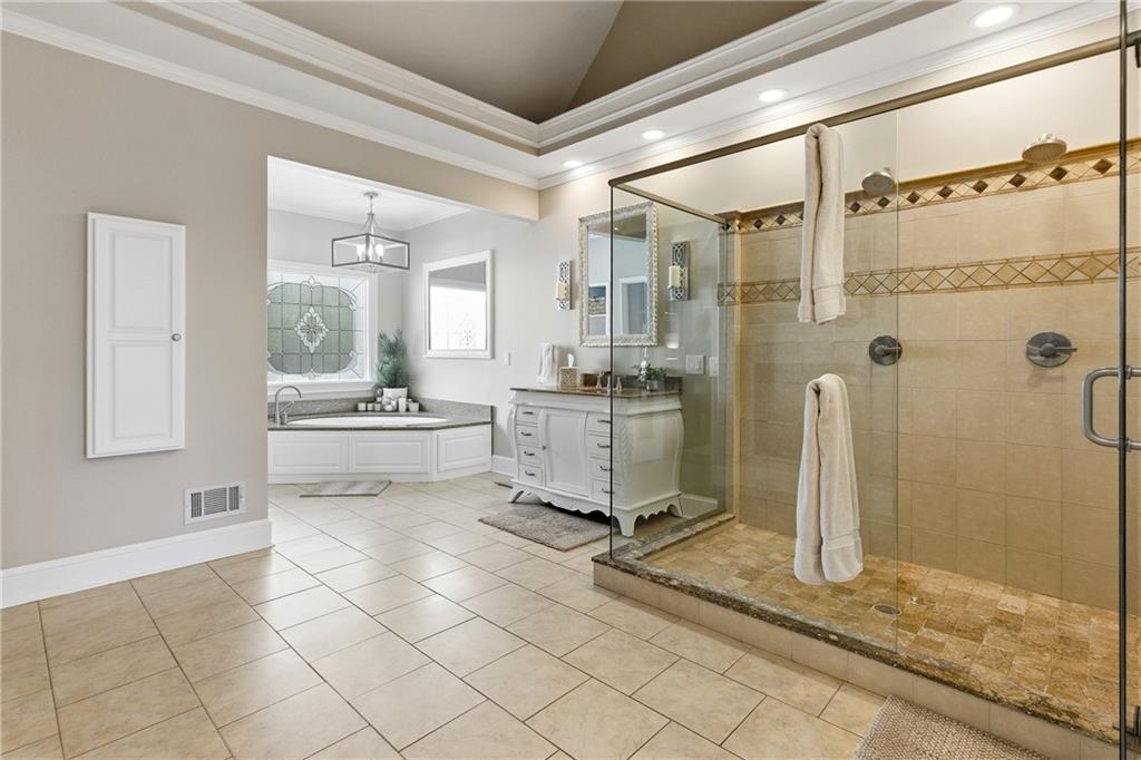 PROVIDENCE LAKE - Residential