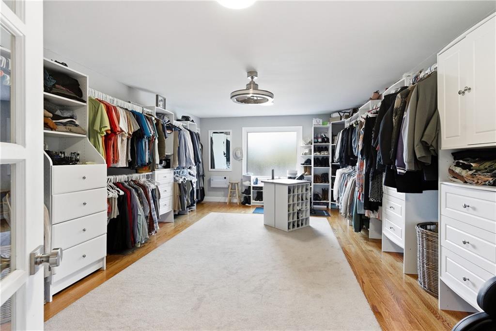 PROVIDENCE LAKE - Residential