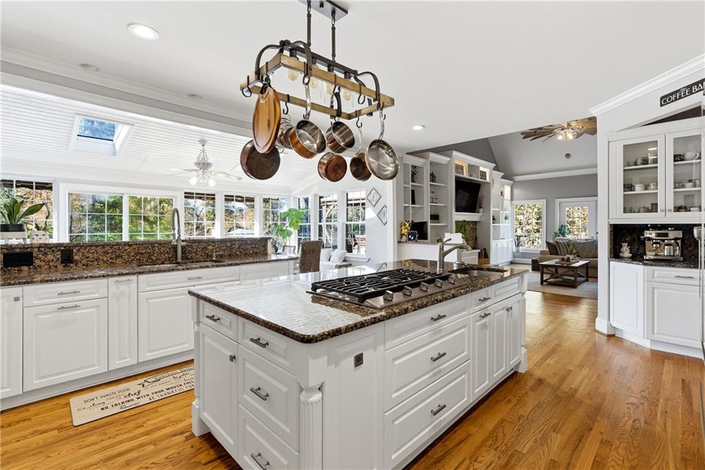 PROVIDENCE LAKE - Residential