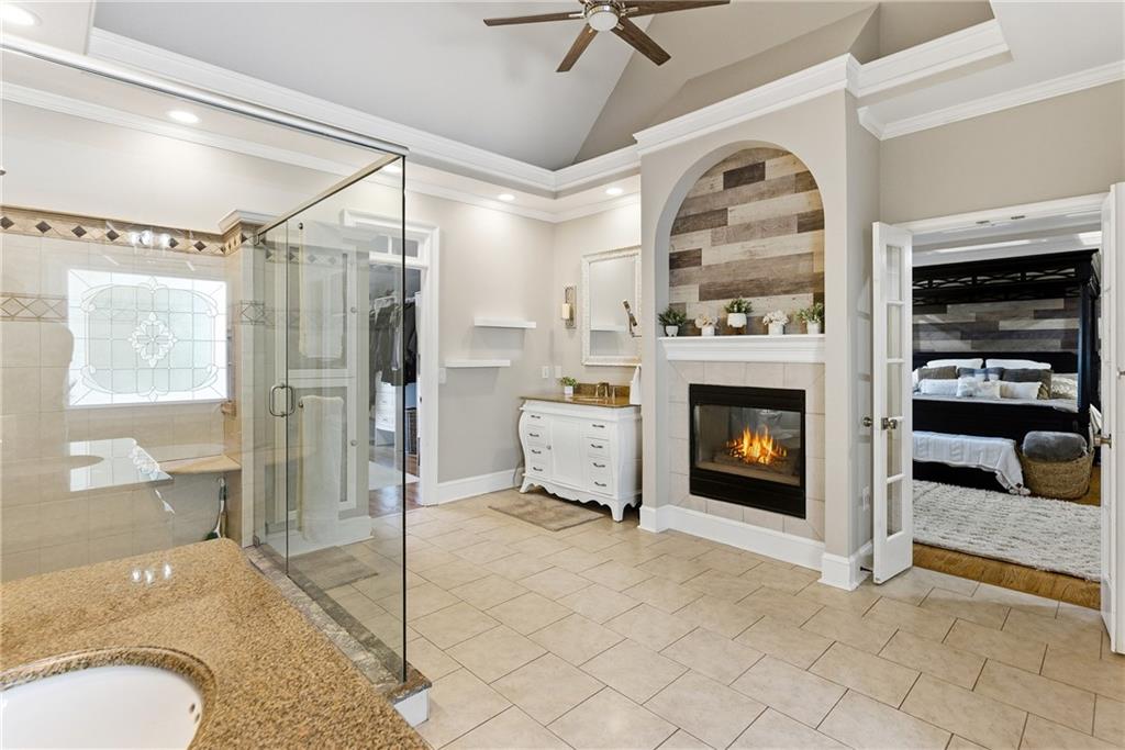 PROVIDENCE LAKE - Residential