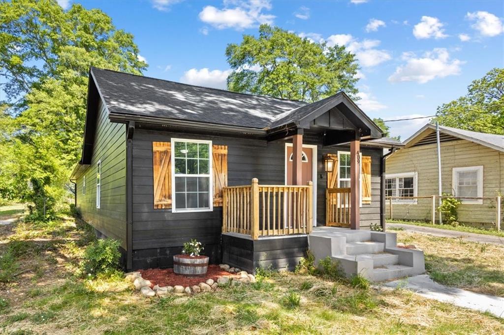 409 Calhoun Avenue NE