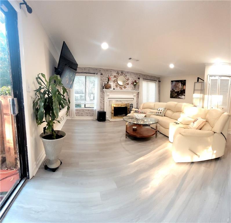 WILLOWRUN - Residential