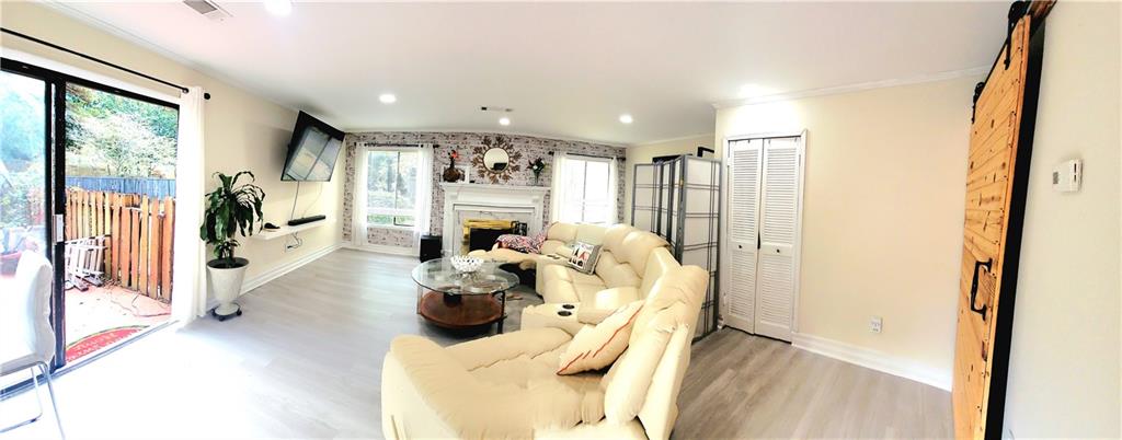 WILLOWRUN - Residential