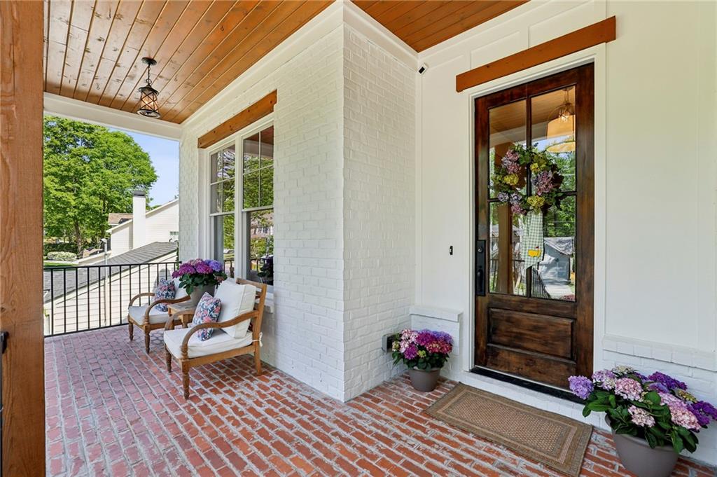 2743 N Thompson Road NE