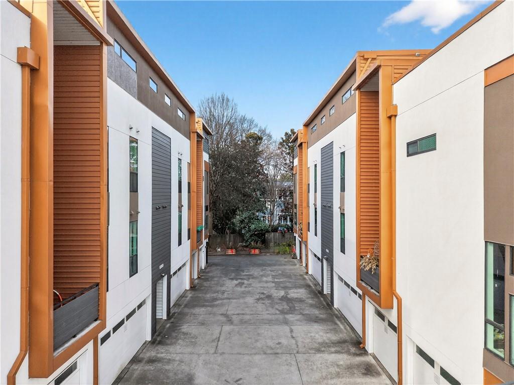 972 Dekalb Avenue NE 202