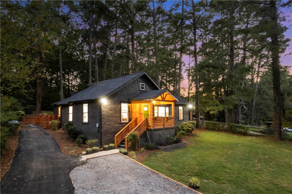 2720 NW Hedgewood Drive NW