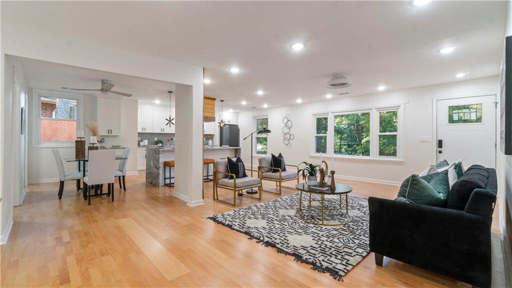 2720 NW Hedgewood Drive NW