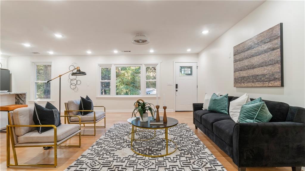 2720 NW Hedgewood Drive NW