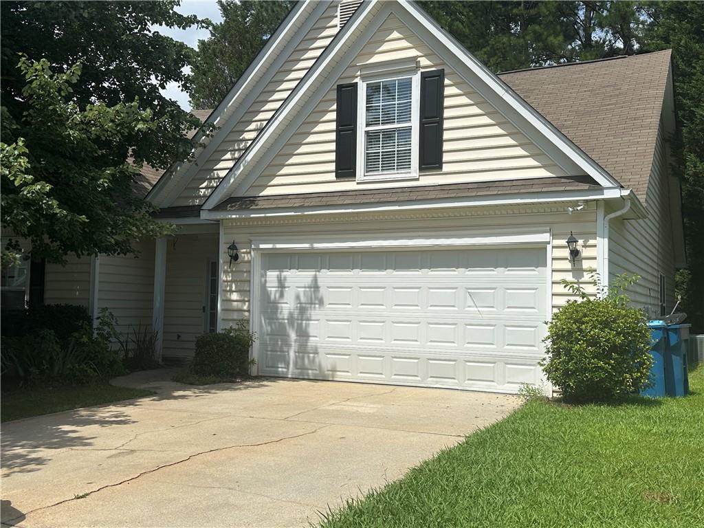 Lovely ranch in Towne Park in Lawrenceville Georgia that's looking for new owners to call home! This 3 bed, 3 bath ranch has plenty to offer. As soon as you step inside you are greeted by a front foyer with views into the fireside family room. Family room has vaulted ceilings, stunning luxury vinyl plank and tons of natural light. Kitchen has white cabinets, eat in breakfast area and plenty of storage. Primary suite on the main has tall ceilings, walk in closet and double vanity bathroom with separate tub/shower. Two bedrooms share a full hall bath on the main with a bonus bedroom above the garage. Neutral paint, luxury vinyl plank throughout are a few of the highlights. Located near schools, shopping, major highways and more!