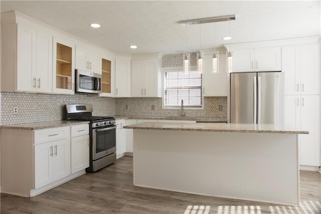 3325 Estate Lake Drive