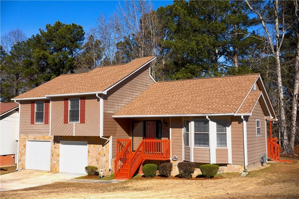 Photo of 3325 Estate Lake Drive, Fairburn, GA 30213 (MLS # 7704738)