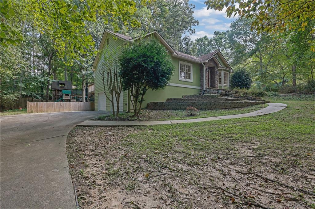 210 Crabapple Lane