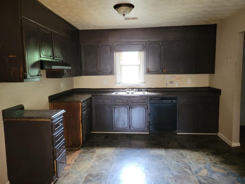 1094 Reynolds Court, Morrow, Georgia image 3