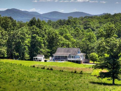 A home in Mccaysville