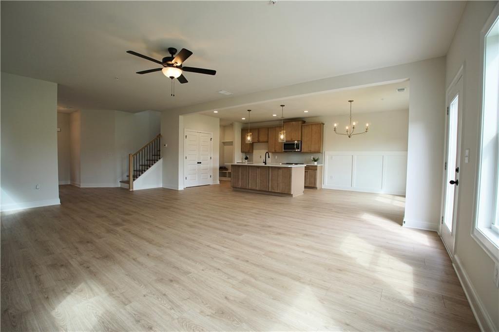 35 Aviation Rd SE