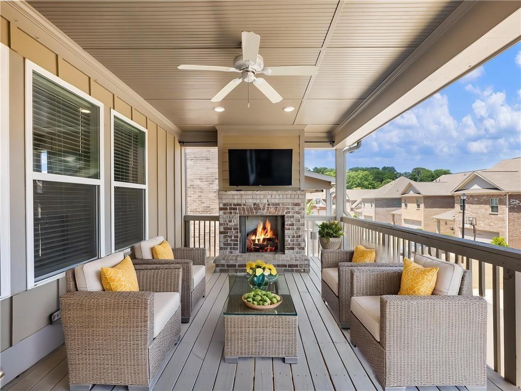 4905 Sterling Close