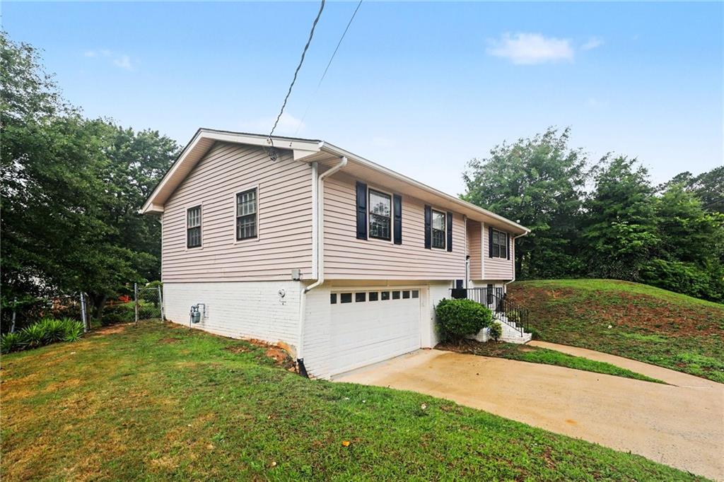 2120 Sandgate Circle