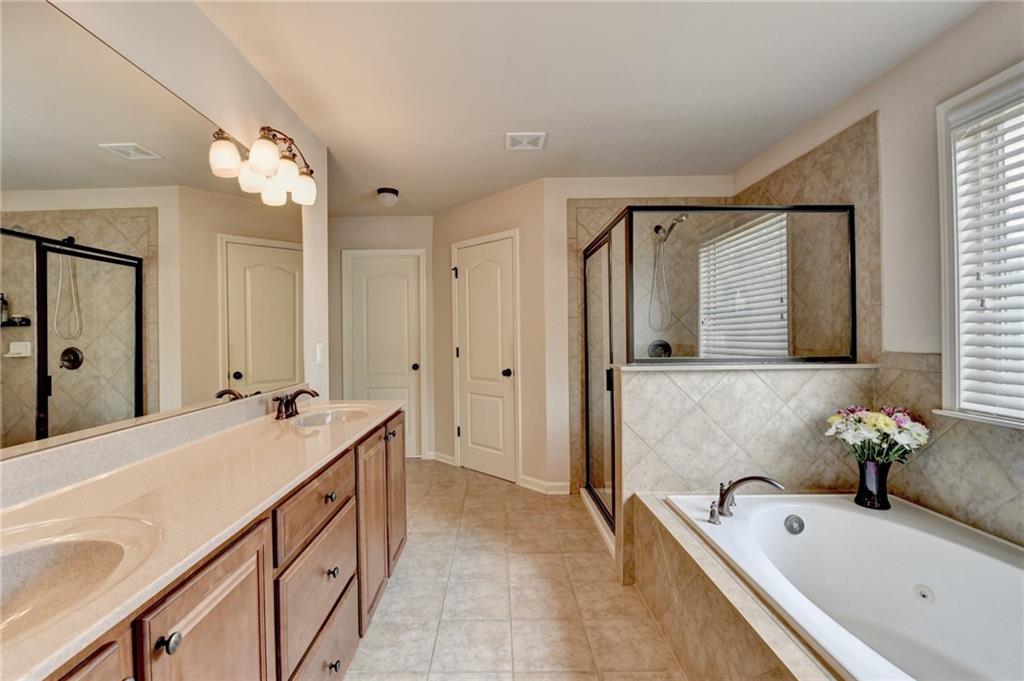 1370 Sunnys Halo Drive, Suwanee, Georgia image 33